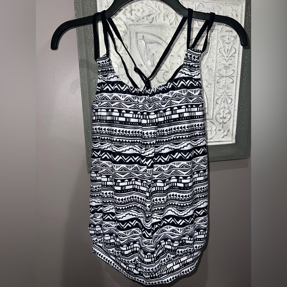 Black and White Patterned Women's Swim Top